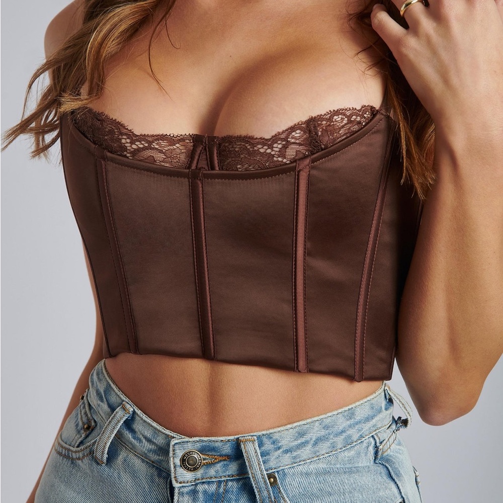 MESHKI LAKE LACE CORSET NWT